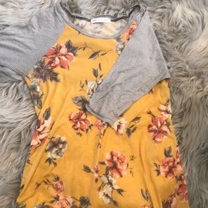 Boutique baseball sleeve floral and striped top